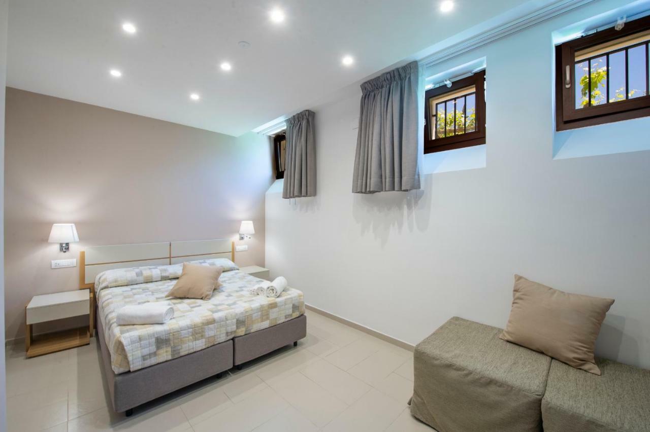 Bed & Breakfast Paradise