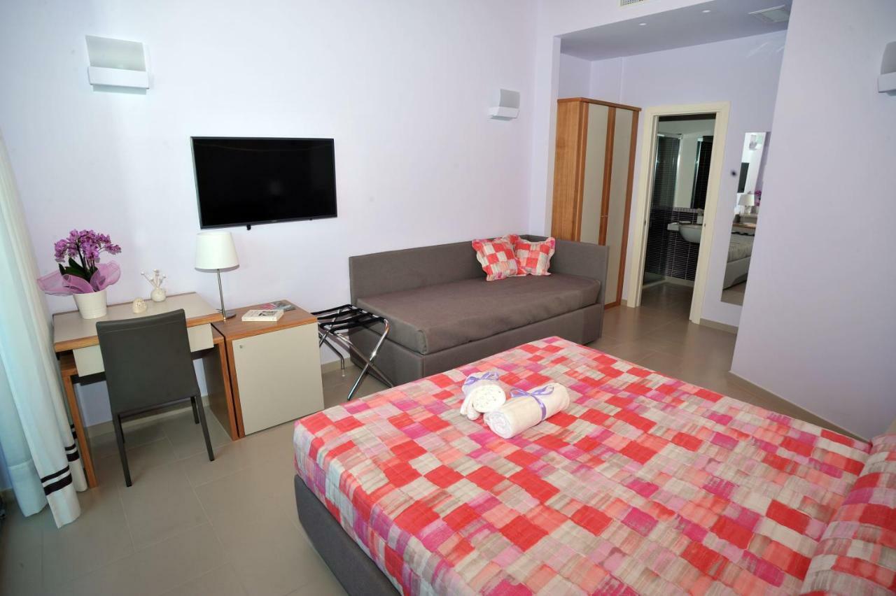 Paradise Bed & Breakfast 3*